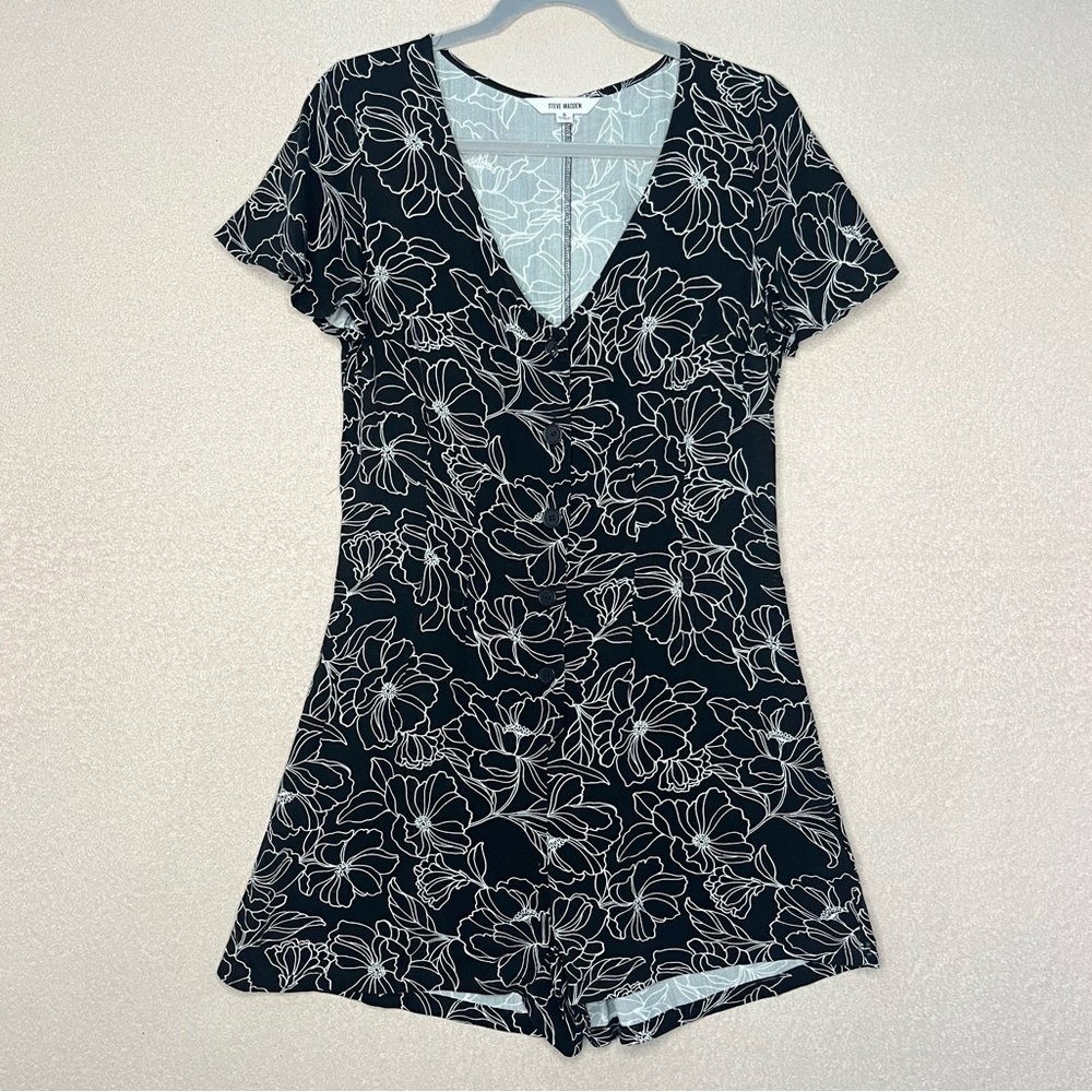 NEW Steve Madden Button Front V-Neck Romper Jumpsuit Womens S Black/White Floral